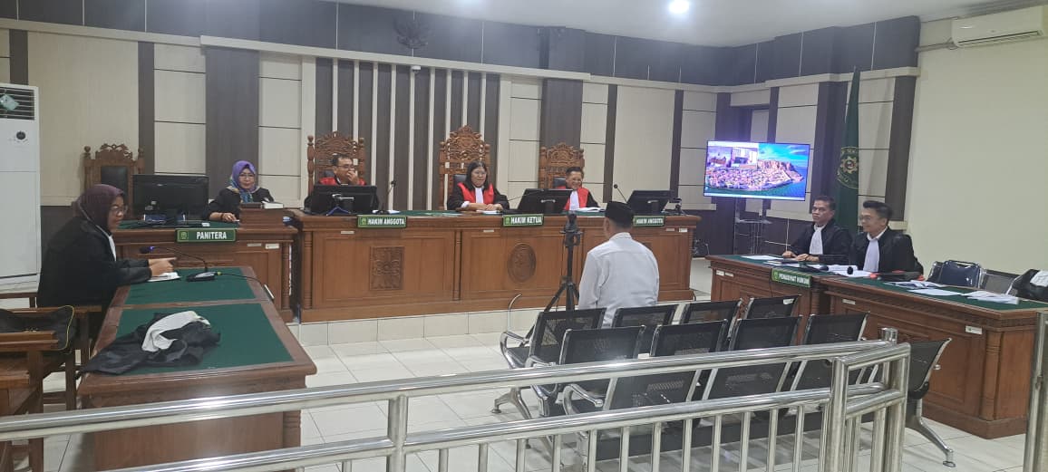 VONIS PUTUSAN &ndash; Kades Cangkring Maryoko mendengarkan putusan hakim PN Tipikor Semarang dalam perkara tindak pidana korupsi APBDes Desa Cangkring, Kecamatan Tegowanu tahun anggaran 2019 sampai 2024.
