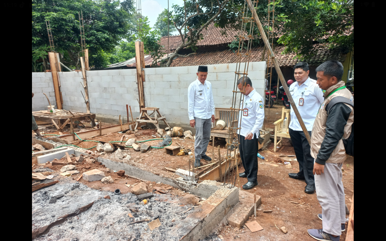 CEK: Peninjauan pembangunan rumah sederhana layak huni.