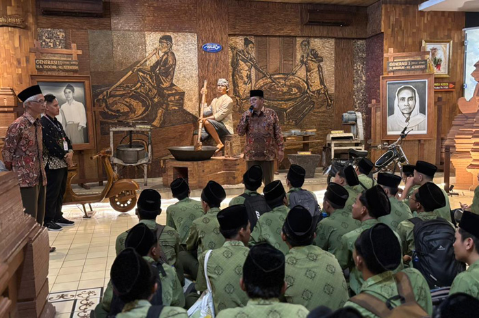 ANTUSIAS: Kunjungan Outing Class dari LBP MA TBS&nbsp; di Museum Jenang dan Gusjigang baru-baru ini.