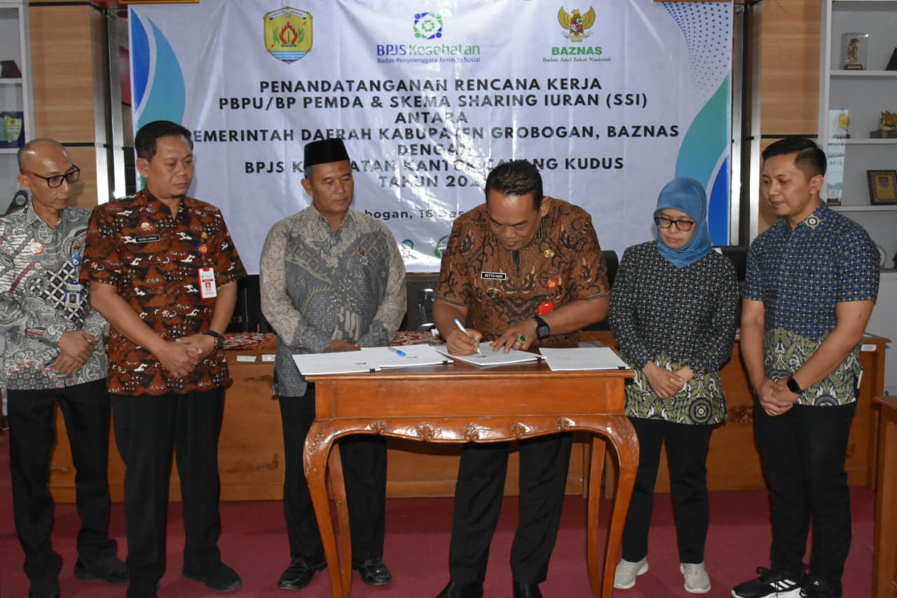 MOU &ndash; Bupati Grobogan Setyo Hadi bersama BPJS Kesehatan serta Baznas serta OPD terkait lakukan tanda tangan kerjasama untuk alokasi jaminan kepesertaan JKN bagi PBPU dan BP tahun 2026.