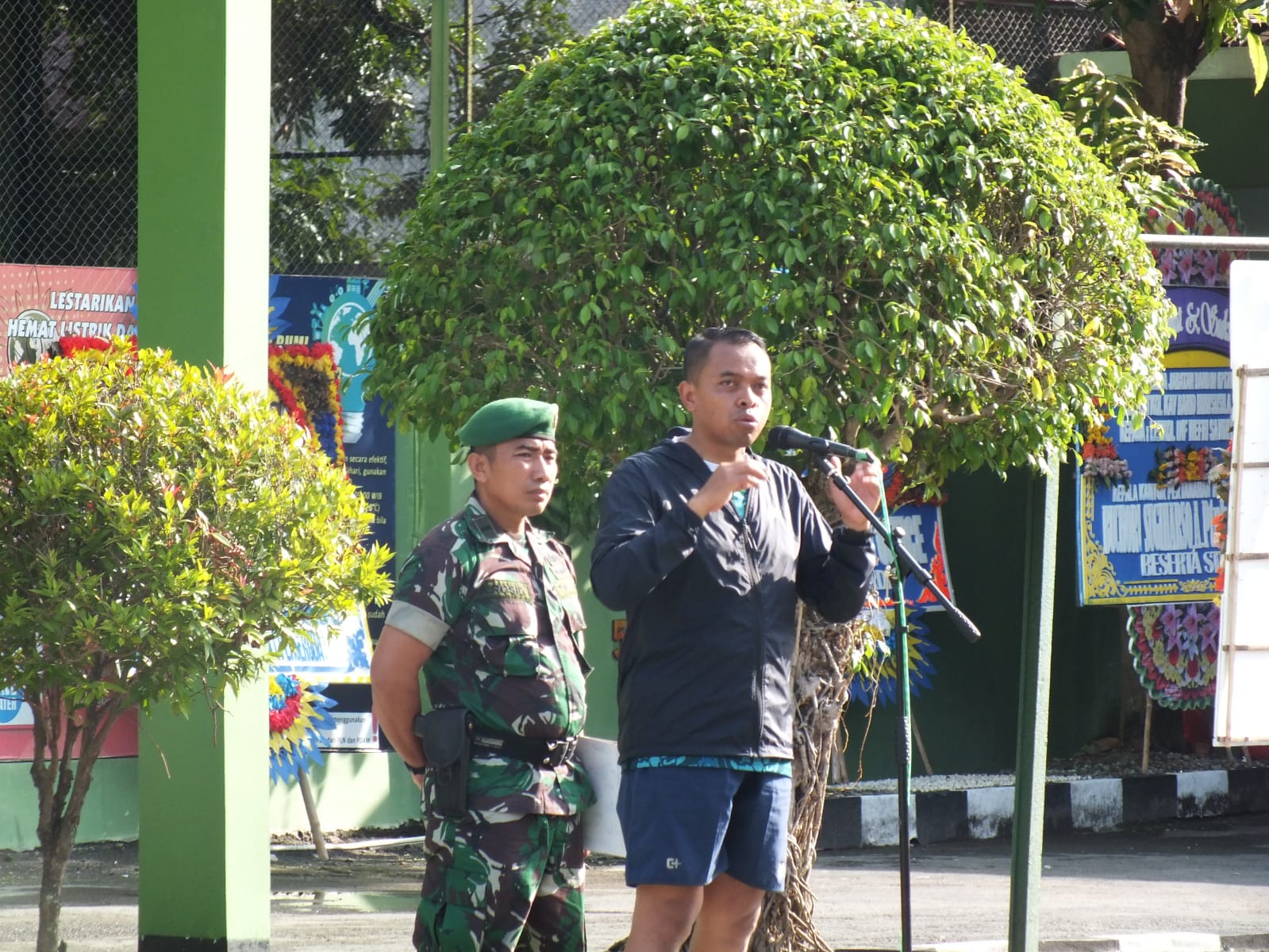 PENGARAHAN: Dandim 0717/Grobogan Letkol Inf Wefri Sandiyanto saat memberikan pengarahan kepada anggotanya.