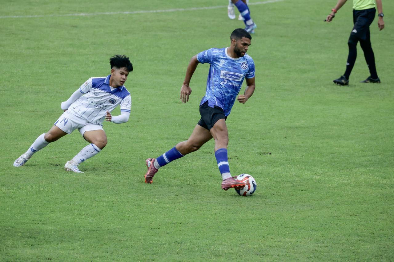 MASIH JADI PR: Persiku menjalani uji coba melawan PSD Demak di Stadion Wergu Wetan.