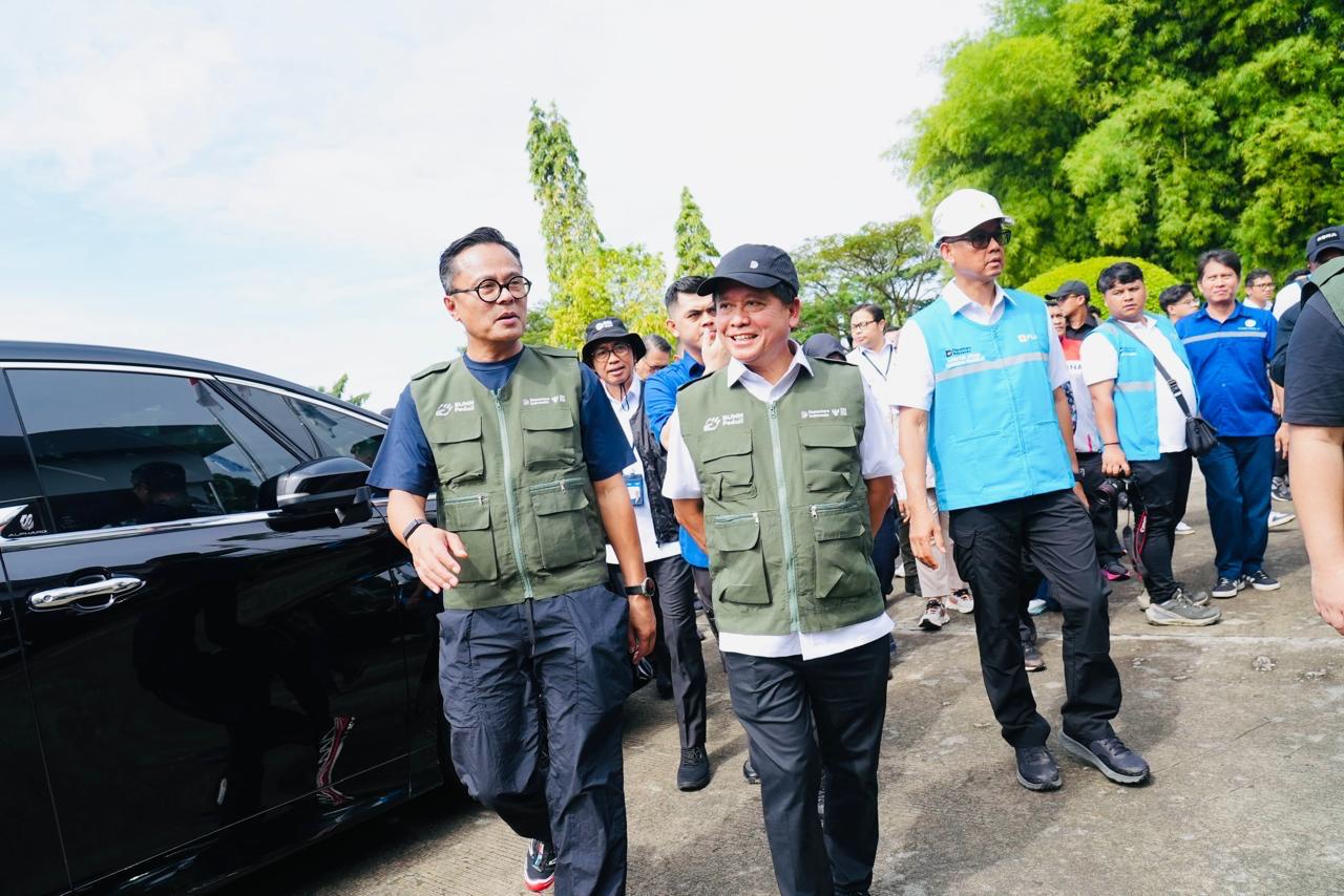 Kepala BP BUMN sekaligus COO Danantara, Dony Oskaria, dan Direktur Utama BRI, Hery Gunardi, hadir secara langsung melepas keberangkatan Relawan Tanggap Bencana