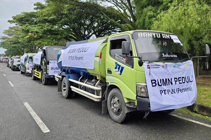 Dalam kegiatan BUMN Peduli, PLN turut berkontribusi dengan menyalurkan berbagai bantuan, serta perlengkapan ibadah untuk masyarakat terdampak di Aceh.