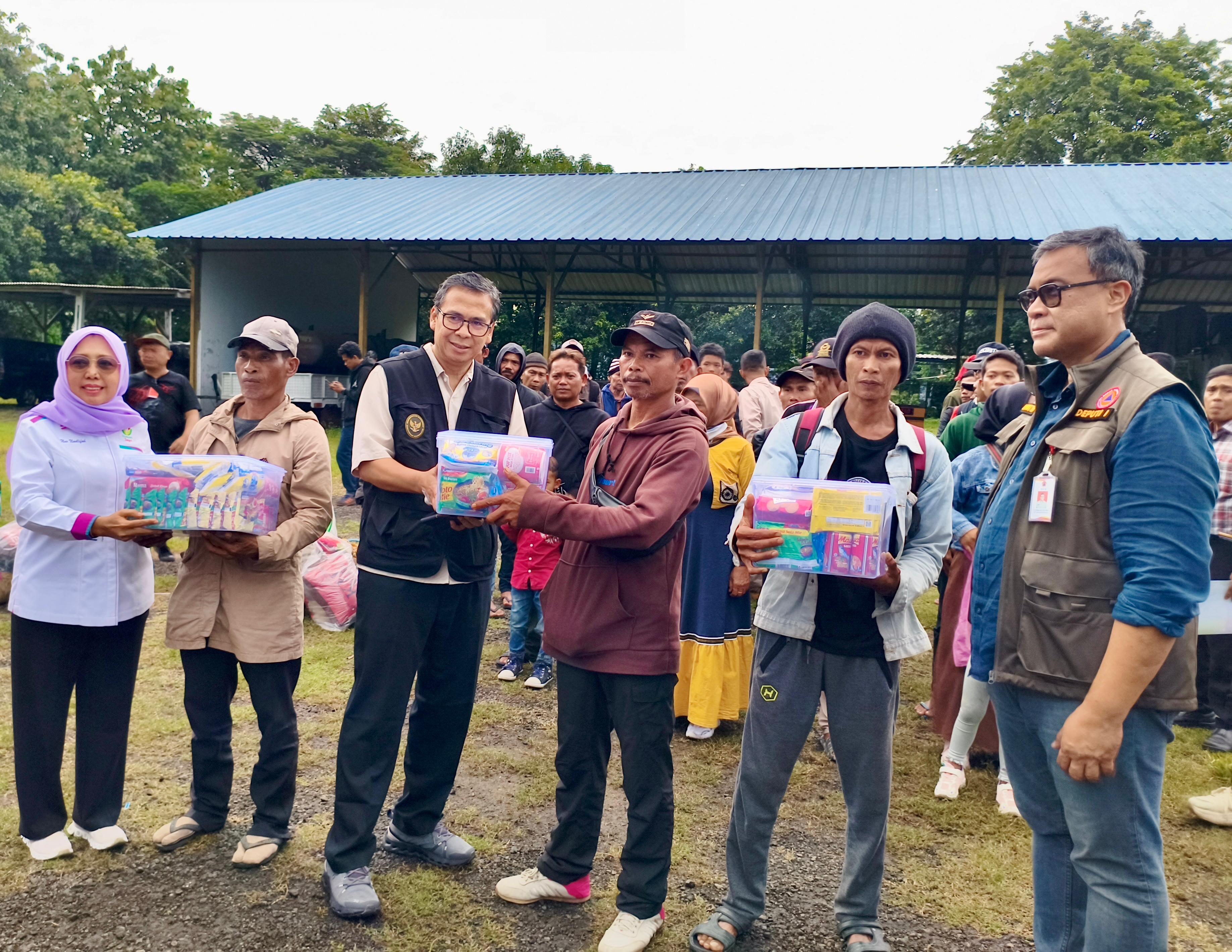 Sebanyak 100 warga Jawa Tengah yang terdampak banjir bandang di Sumatra akhirnya bisa kembali ke kampung halaman.
