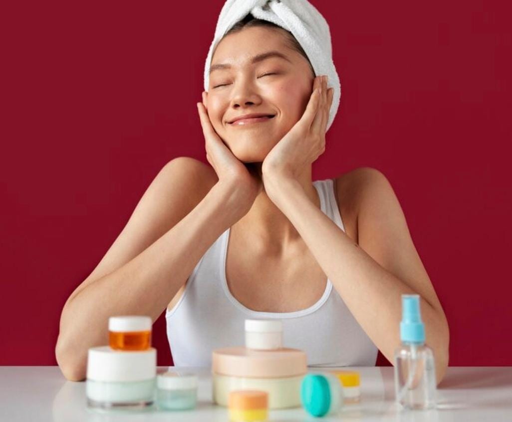 Ilustrasi penggunaan skincare