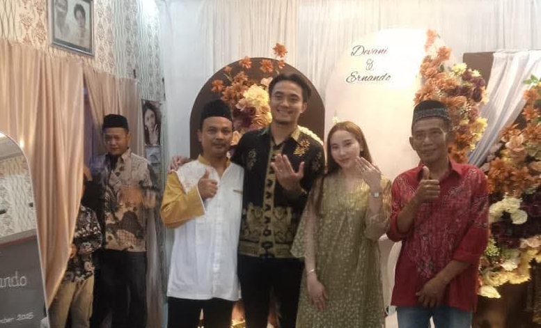 Viral foto Ernando Ari Foto bertunangan dengan Devani Audri, gadis asal Kudus