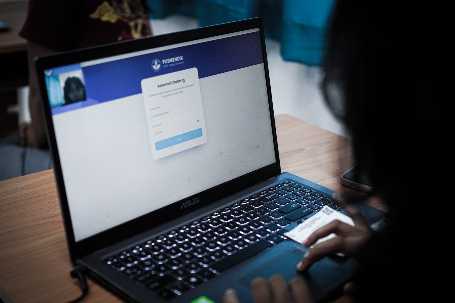 Ilustrasi siswa SMA sedang tes TKA