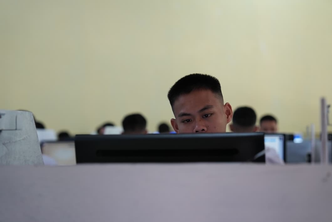 Ilustrasi siswa SMA sedang tes TKA