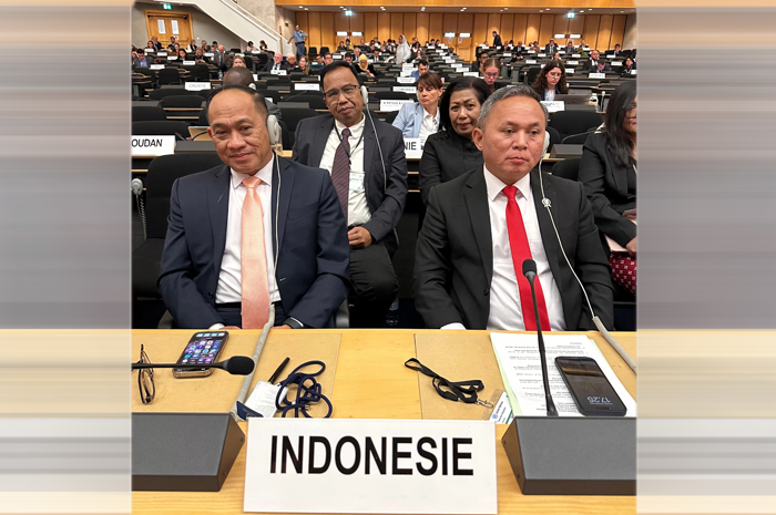 Wakil Menteri Hak Asasi Manusia, Mugiyanto (depan kanan), mewakili Pemerintah Republik Indonesia di Sidang ke-60 Dewan HAM PBB di Jenewa, Swiss.