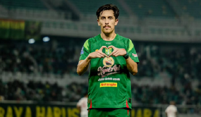Pemain Persebaya Francisco Cachis Rivera