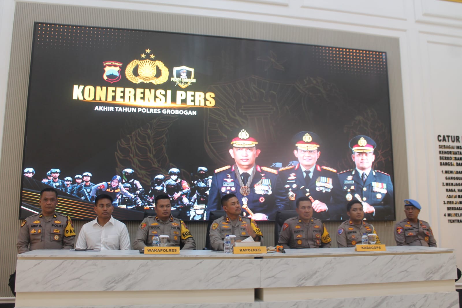 ANEV: Kapolres Grobogan AKBP Ike Yulianto saat memberikan paparan kinerja Polres Grobogan 2025.
