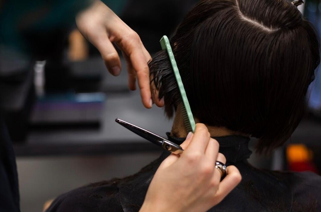 Potong Rambut Jadi Cara Gen Z Atasi Sakit Hati, Efektifkah untuk ...