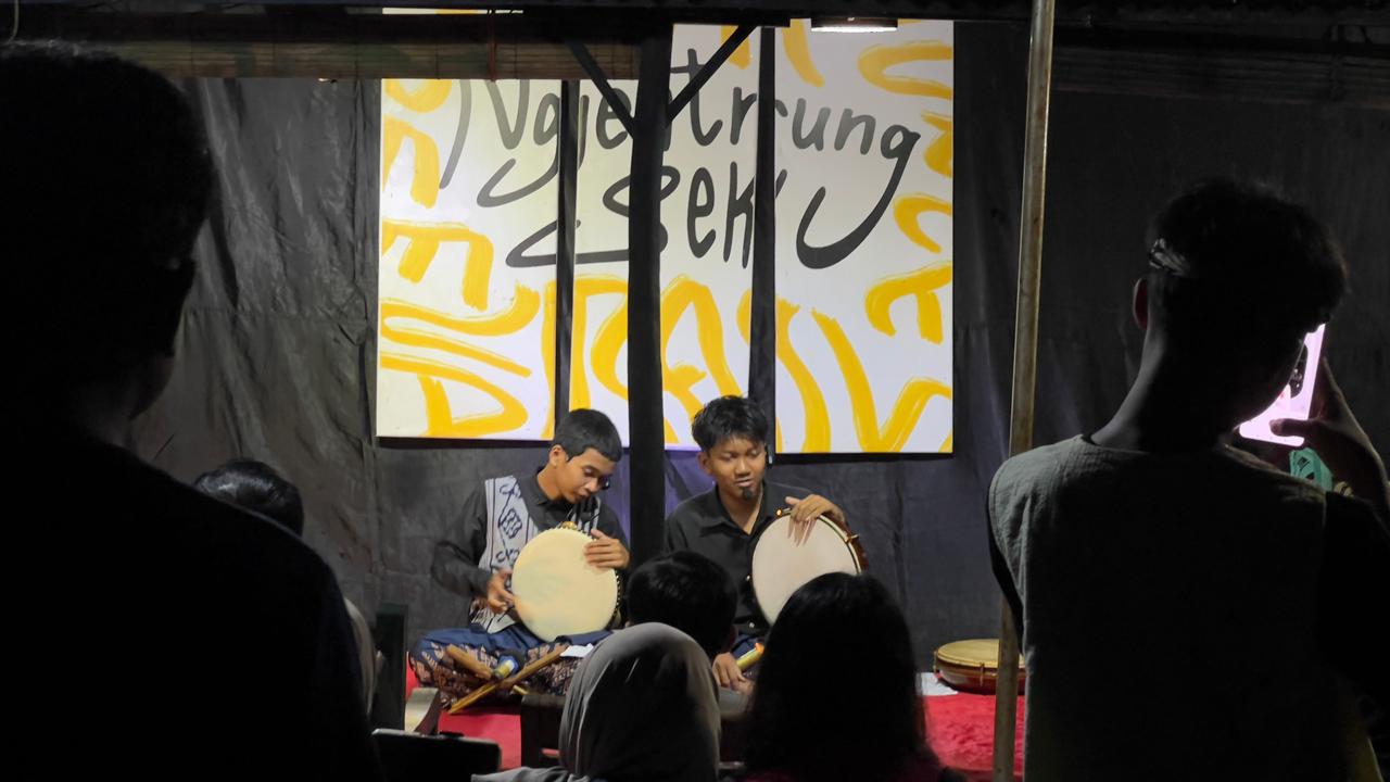 URI-URI: Agil dan Zidan tunjukkan penampilan kenturngnya pada Jumat (2/1).