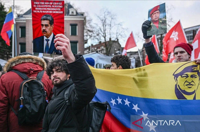 Ilustrasi - Unjuk rasa guna memprotes operasi militer AS di Venezuela yang bermuara pada penangkapan Presiden Venezuela Nicolas Maduro dan istri, Cilia Flores.