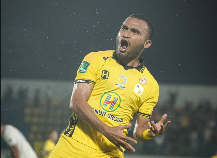 Rizki Pora mencetak satu satunya gol ke gawang Persiku