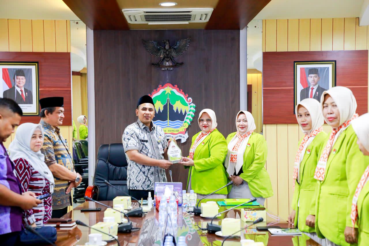 Wakil Gubernur Jateng Taj Yasin menerima audiensi Gerakan Enterpreneur Ekonomi Muslimah Indonesia