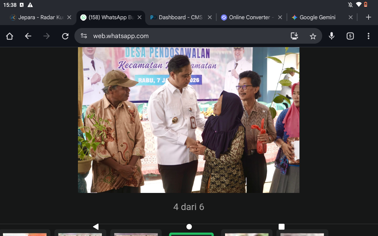 AKRAB: Bupati Jepara Witiarso Utomo menyapa warga Kalinyamatan saat Ngantor di Desa Pendosawalan, Kalinyamatan.