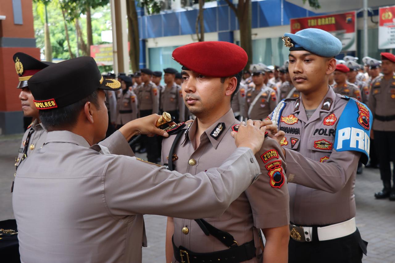 ROTASI: Kasat Reskrim Polres Kudus AKP Dani Andreas Butar menjalani Sertijab.