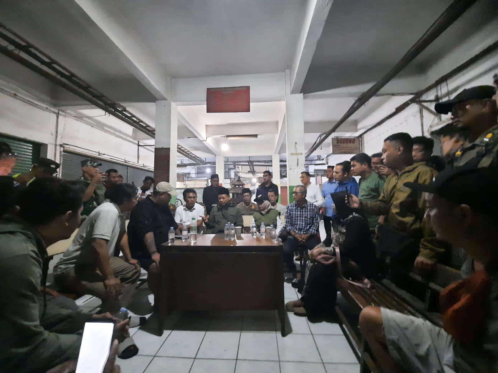 NEGOSIASI: Bupati Kudus Sam