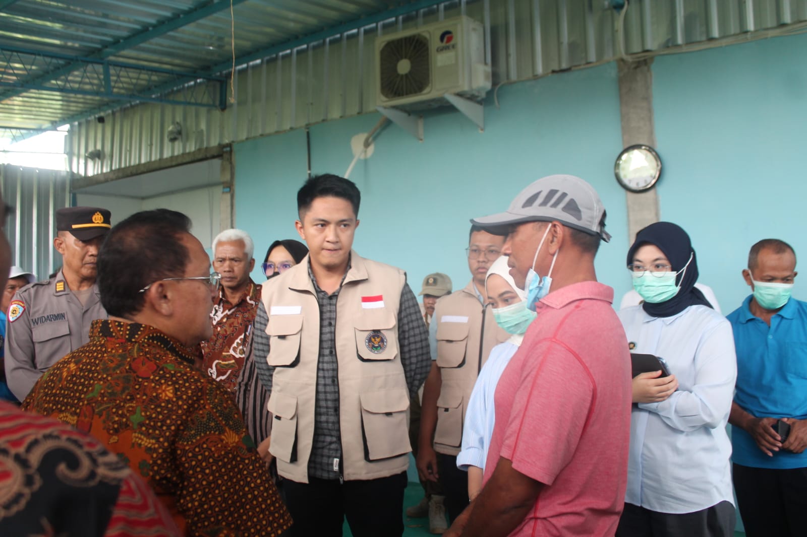 EVALUASI: Koordinator Regional SPPI Jawa Tengah, Reza Mahendra saat meninjau SPPG Kuwaron di Kecamatan Gubug Kabupaten Grobogan.
