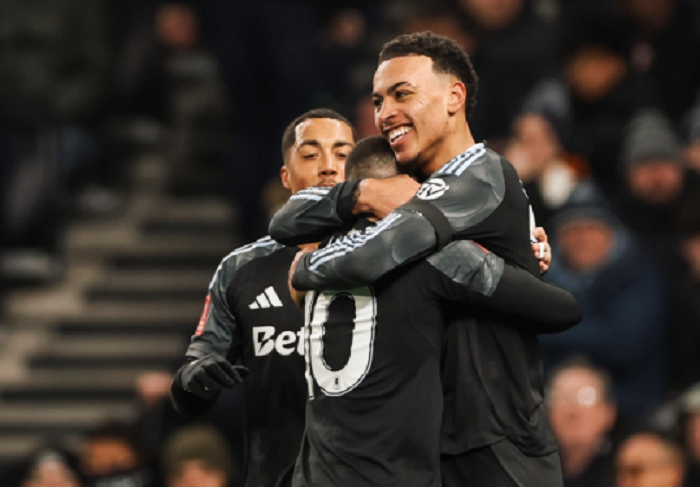 Tottenham Hotspur disingkirkan Aston Villa dengan skor 1-2 pada babak ketiga Piala FA 2025/2026.