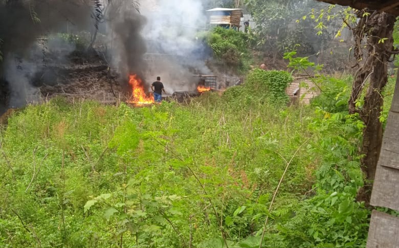 PARAH: Kebakaran di tempat penampungan minyak atau bul di Dukuh Gendono Desa Gandu Kecamatan Bogorejo pada 6 Januari lalu.