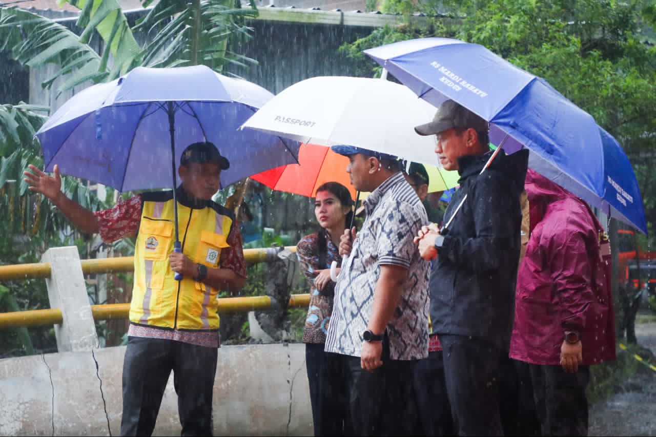 Wagub Jateng Taj Yasin memantau langsung lokasi longsor di tempat wisata Colo