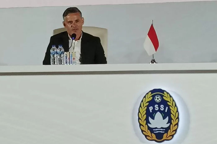 Pelatih baru Timnas Indonesia John Herdman resmi diperkenalkan kepada publik di Hotel Mulia Senayan, pada Selasa (13/1) pagi.