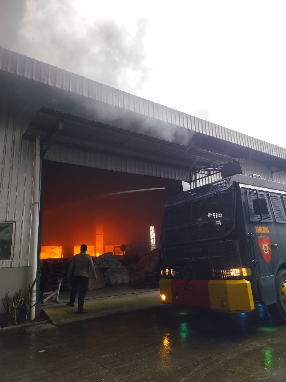 Kebakaran Pabrik Busa di Nalumsari