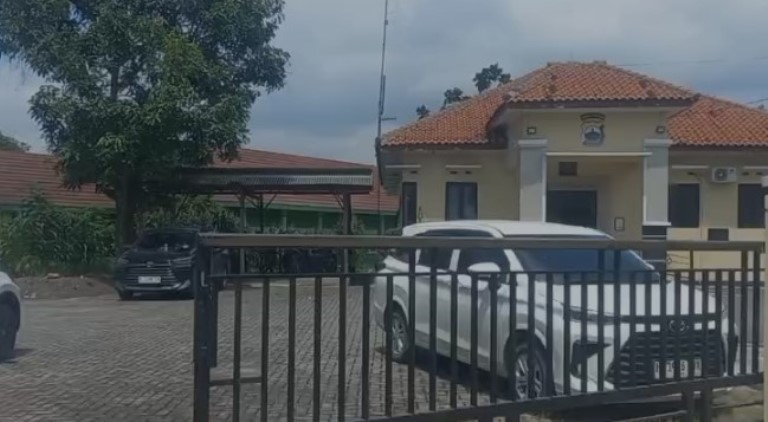 SEPI: Polsek Sumber diduga jadi bagian lokasi yang digunakan KPK untuk pemeriksaan.