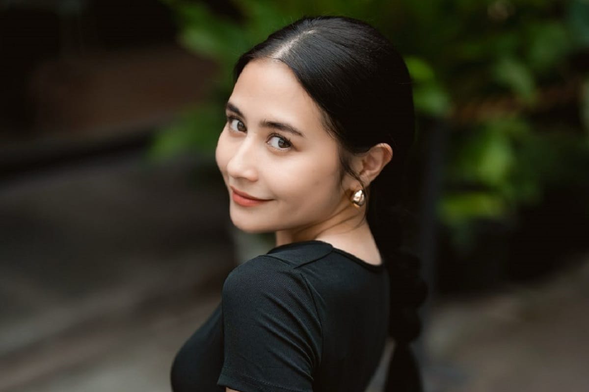 Prilly Latuconsina mundur dari Sinemaku PIctures
