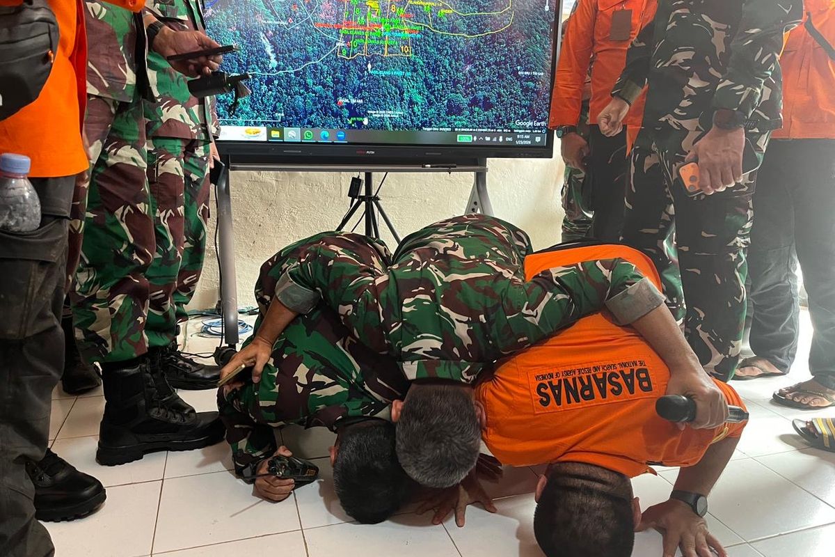 Tim SAR gabungan berhasil menemukan seluruh korban pesawat ATR 42 - 500. (Foto: Kompas.com)
