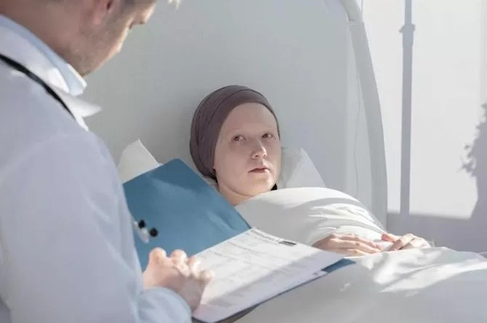 Ilustrasi seorang anak menjalani perawatan atau pengobatan.