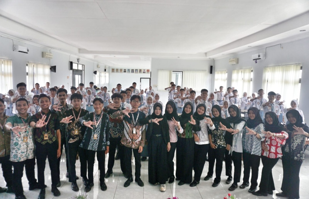 PEDULI: Para pelajar dan Duta OSIS berkomitmen mengampanyekan 5 anti pada Sabtu (24/1) lalu.