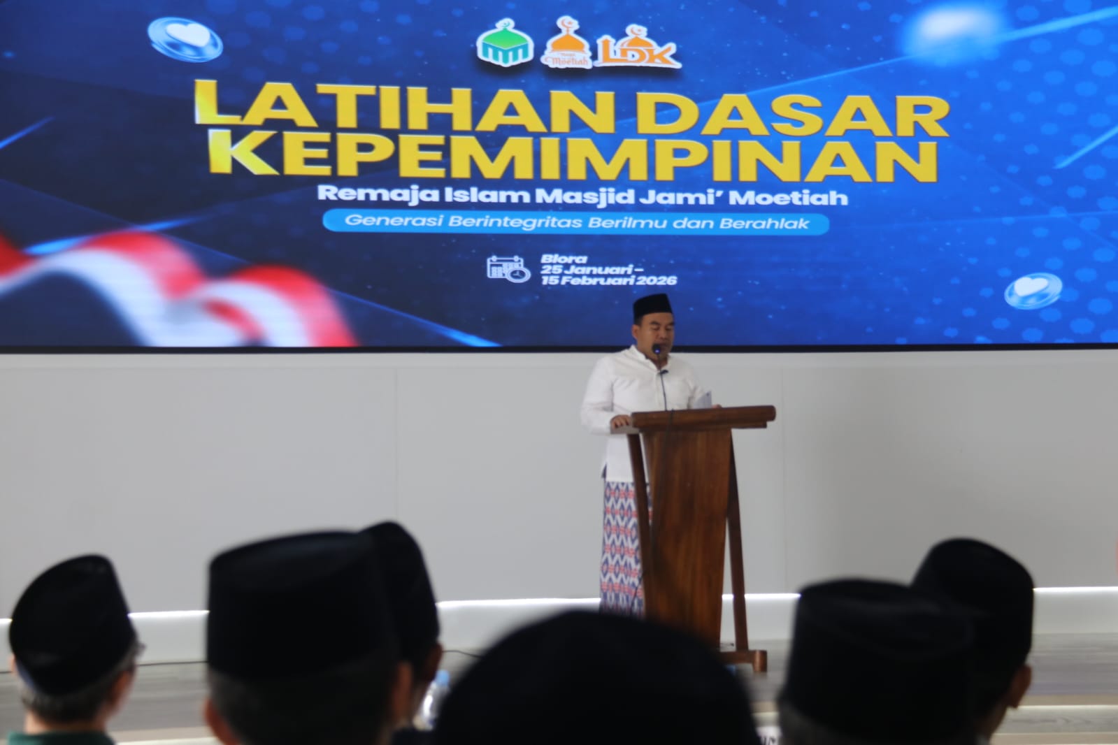 ANTUSIAS: Bupati Blora Arief Rohman saat memberikan arahan dalam acara Latihan Dasar Kepemimpinan (LDK) RISMA Moetiah Tahun 2026 yang digelar di Masjid Jami&rsquo; Moetiah.