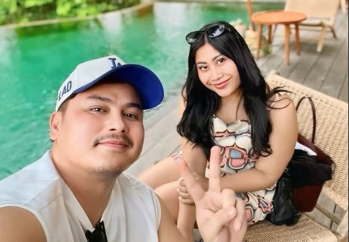 Boiyen pesek bersama suaminya, Rully