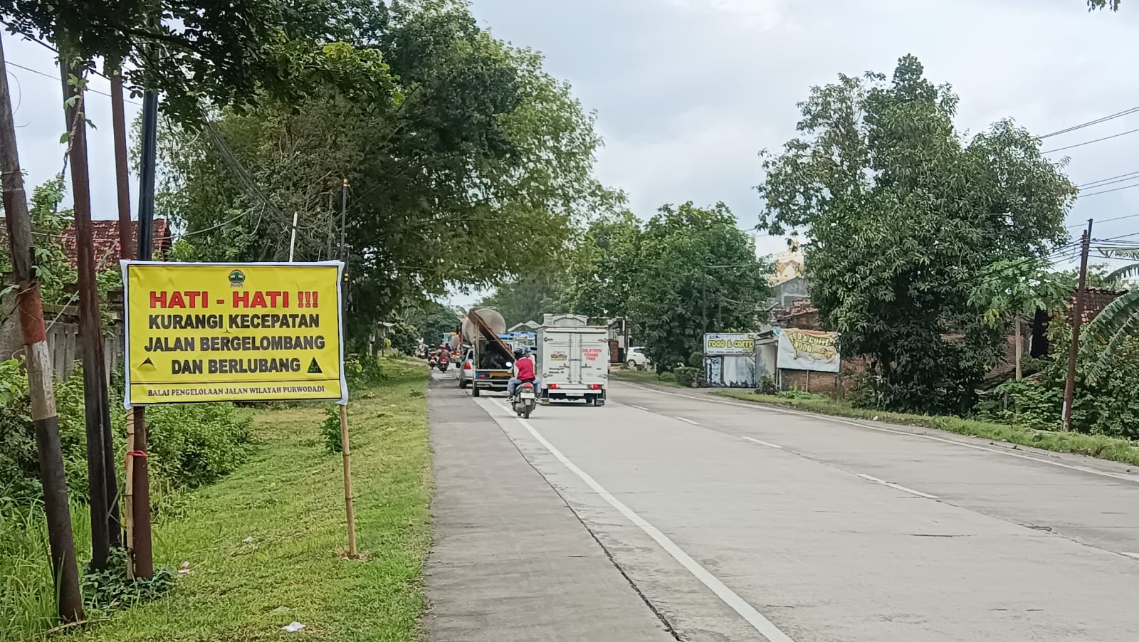 KERUSAKAN: Ruas Purwodadi-Wirosari Kabupaten Grobogan yang mengalami kerusakan.