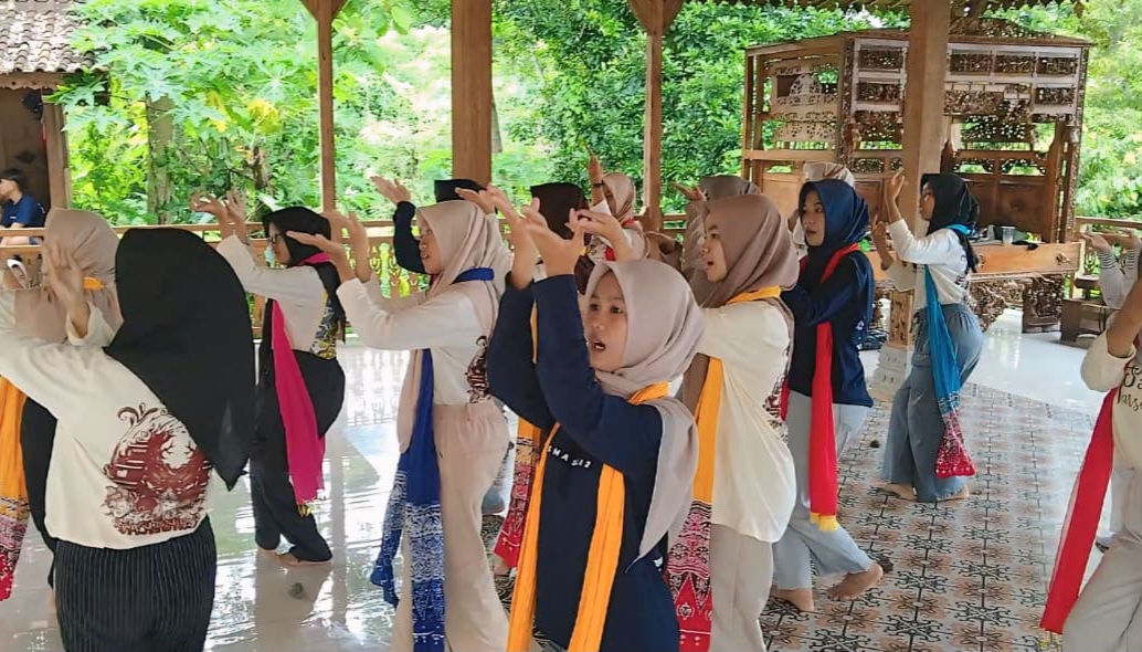 KOMPAK: Proses latihan sendratari.