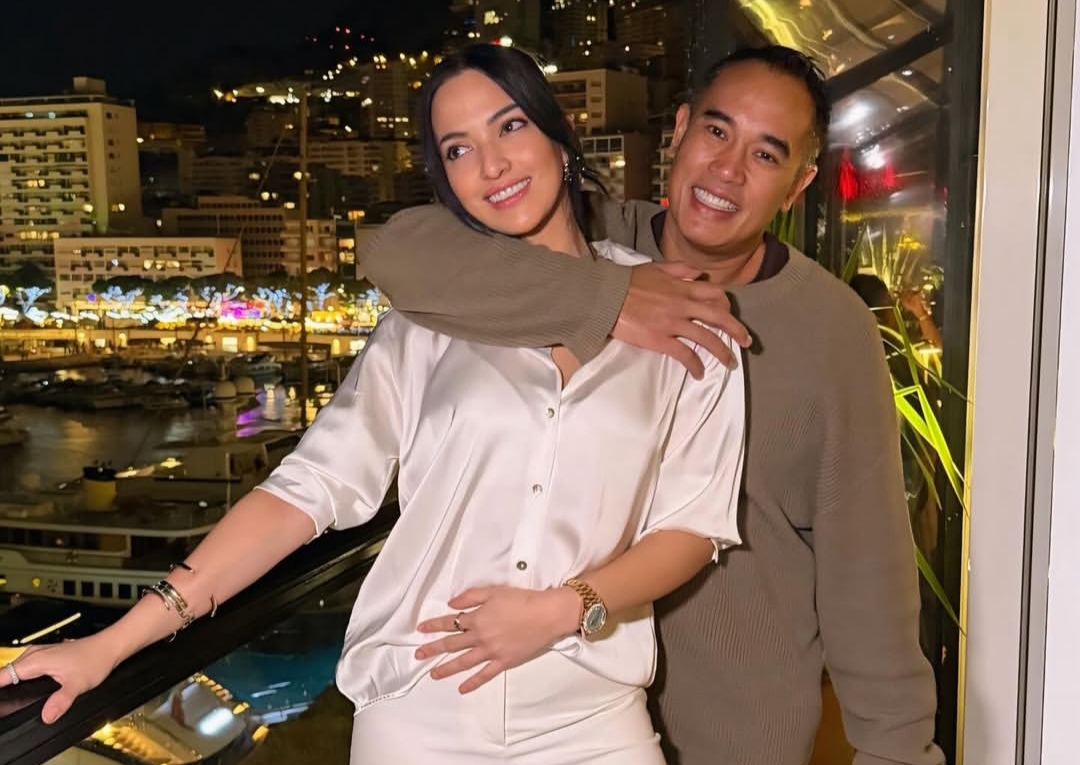 Foto kebersamaan Nia Ramadhani & Ardi Bakrie Liburan Bareng