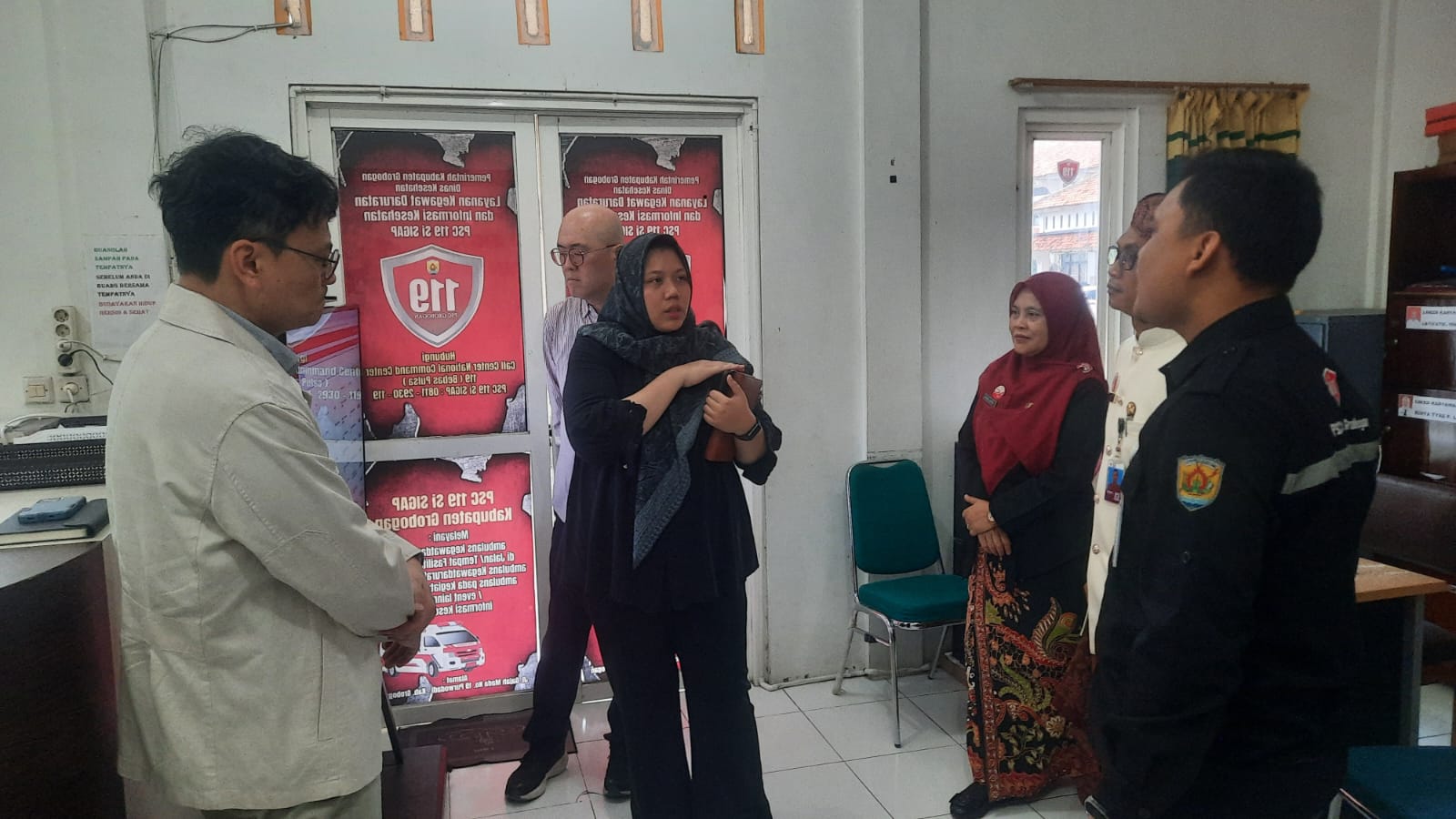 KUNJUNGAN: PT Beomho Teknologi Service asal Korea Selatan saat melakukan kunjungan ke PSC 119 Dinkes Grobogan.