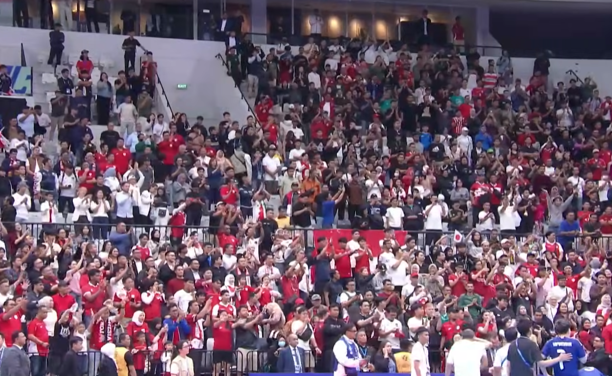 Timnas futsal Indonesia merayakan kemenangan bersama supporter setelah masuk final AFC futsal Asian Cup 2026