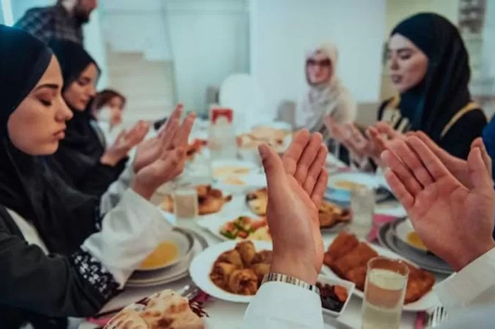 Ilustrasi suasana sahur
