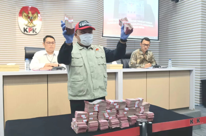 KPK temukan barang bukti uang Rp 850 juta dalam OTT di Pengadilan Negeri (PN) Depok, Jawa Barat. (Istimewa)