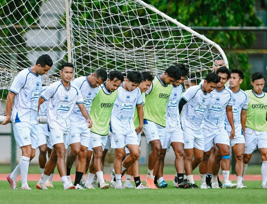 Pemain PSIS Semarang saat latihan