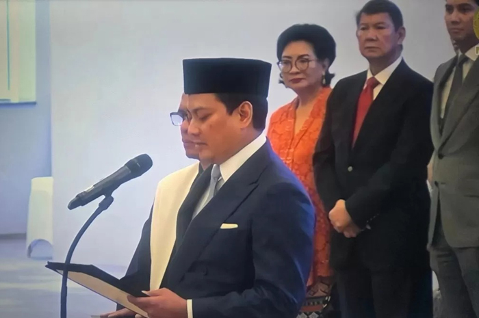 Thomas Djiwandono resmi dilantik sebagai Deputi Gubernur BI di Mahkamah Agung, Jakarta, Senin (9/2).