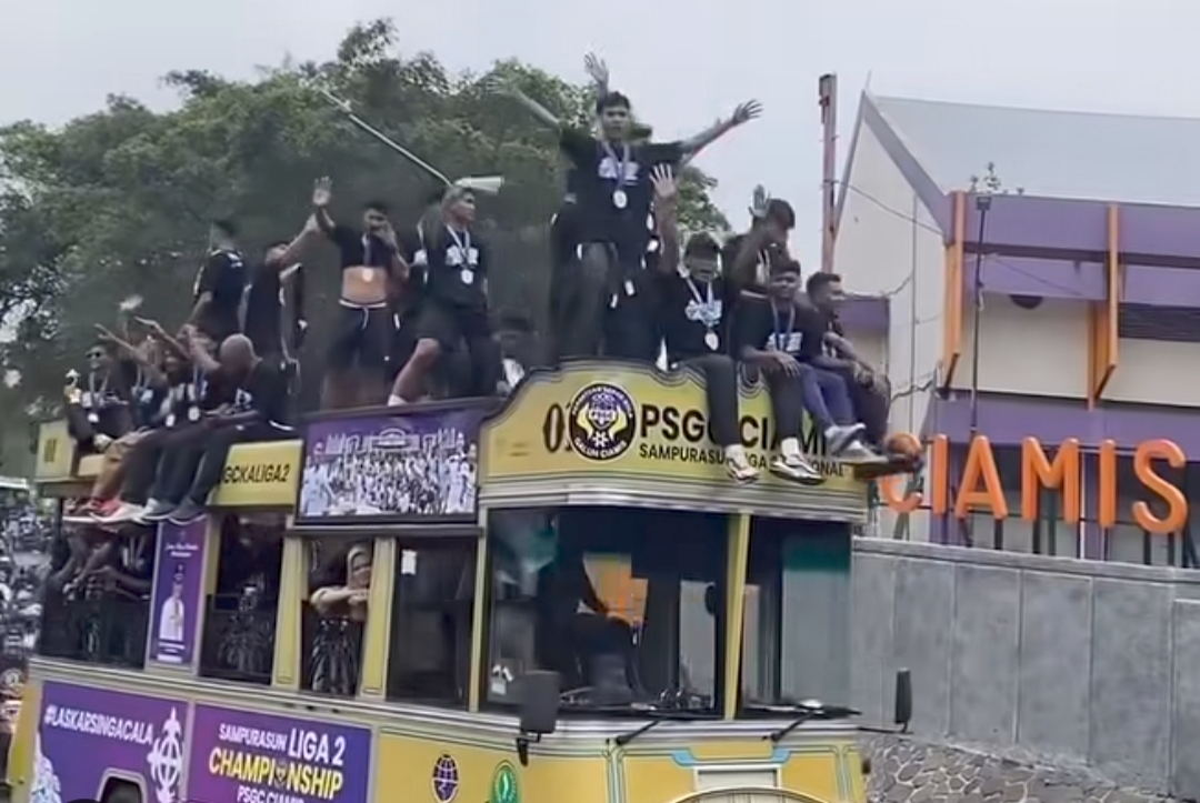 Pemain PSGC Ciamis konvoi merayakan naik kasta ke championship liga 2 setelah mengalahkan Persiba Bantul