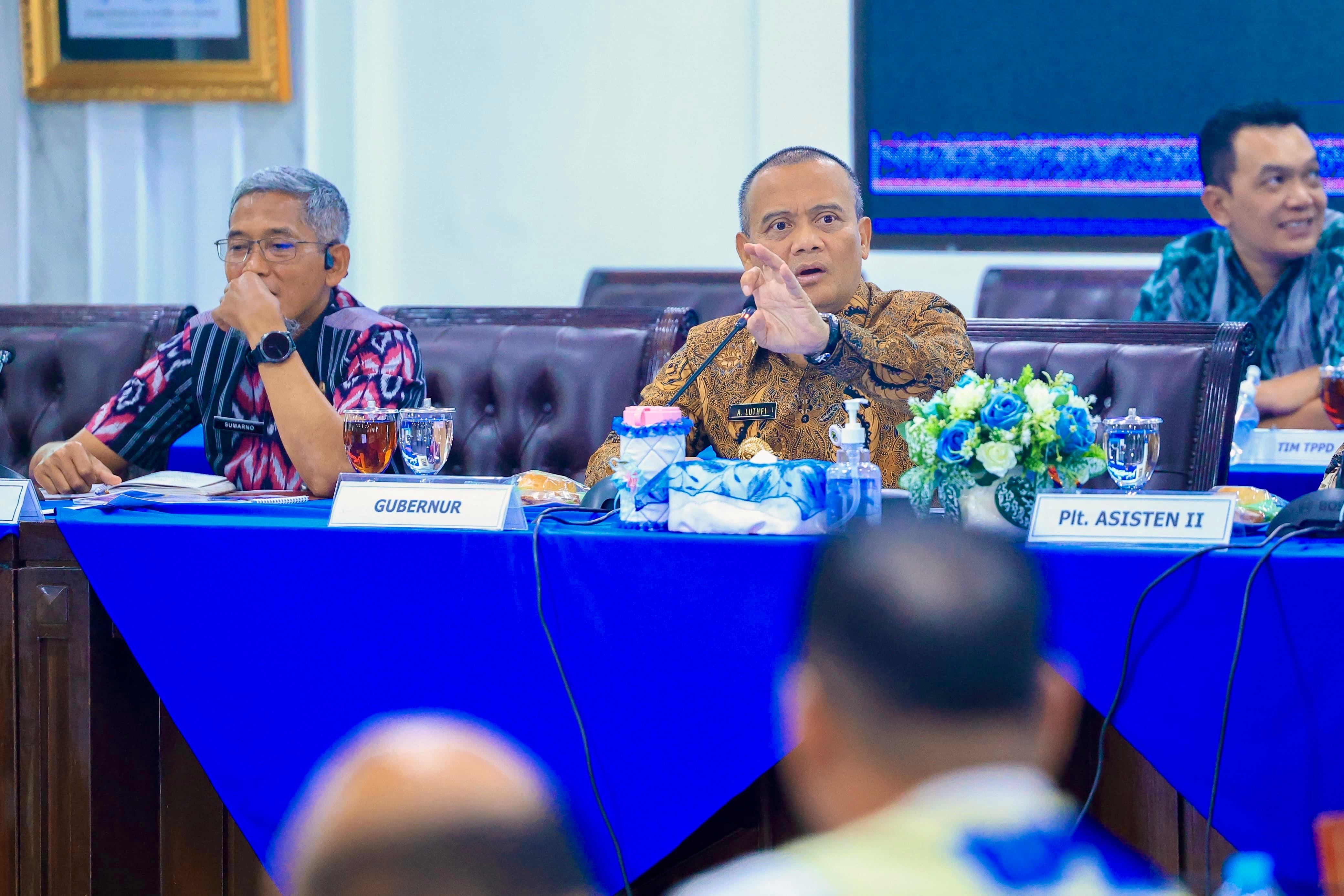 Gubernur Jawa Tengah Ahmad Luthfi saat Rapat Koordinasi Pelaksanaan Operasional Kegiatan (POK) APBD TA 2025