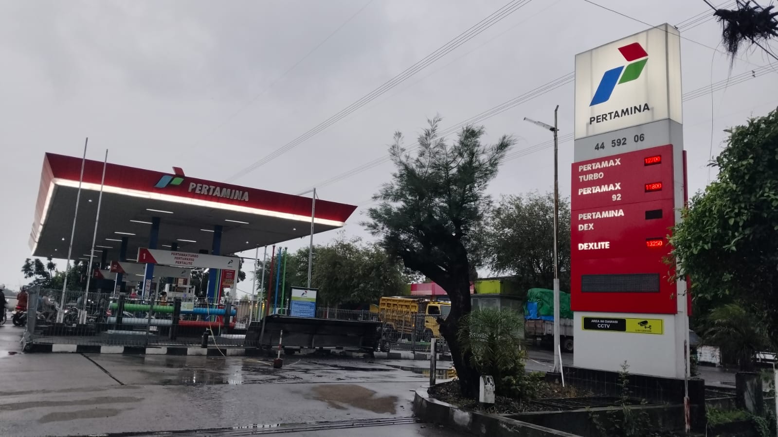 LOKASI SPBU &ndash; Lokasi SPBU di Jalan Raya Purwodadi &ndash; Solo tempat Pujiyanto tempat bekerja dengan menggelapkan duit Rp 2,5 miliar divonis tiga tahun penjara.