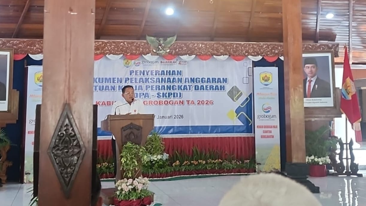 BERIKAN ARAHAN &ndash; Wakil Bupati Grobogan Sugeng Prasetyo memberikan sambutan dalam penyerahan DPA di Pendopo Kabupaten.